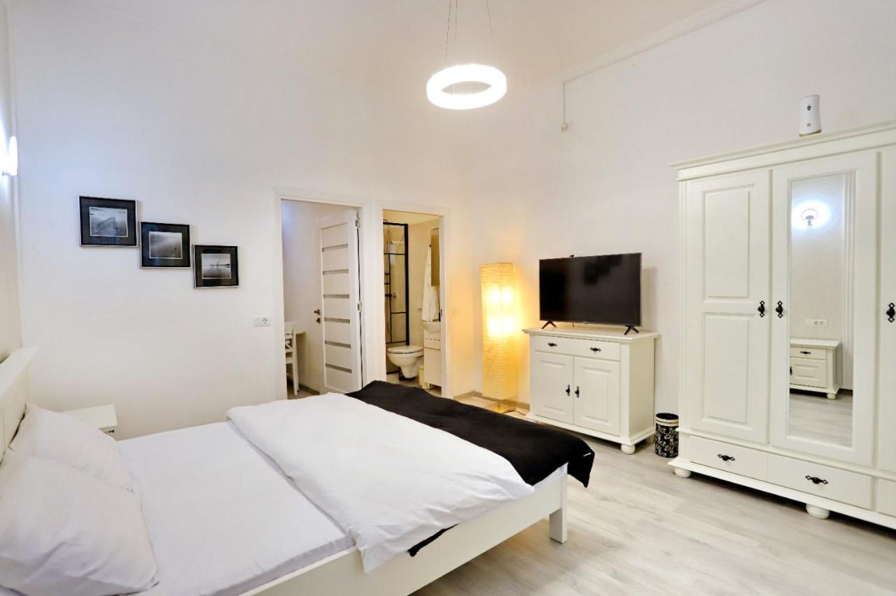 Central Luxury Apartments Oradea Exterior foto