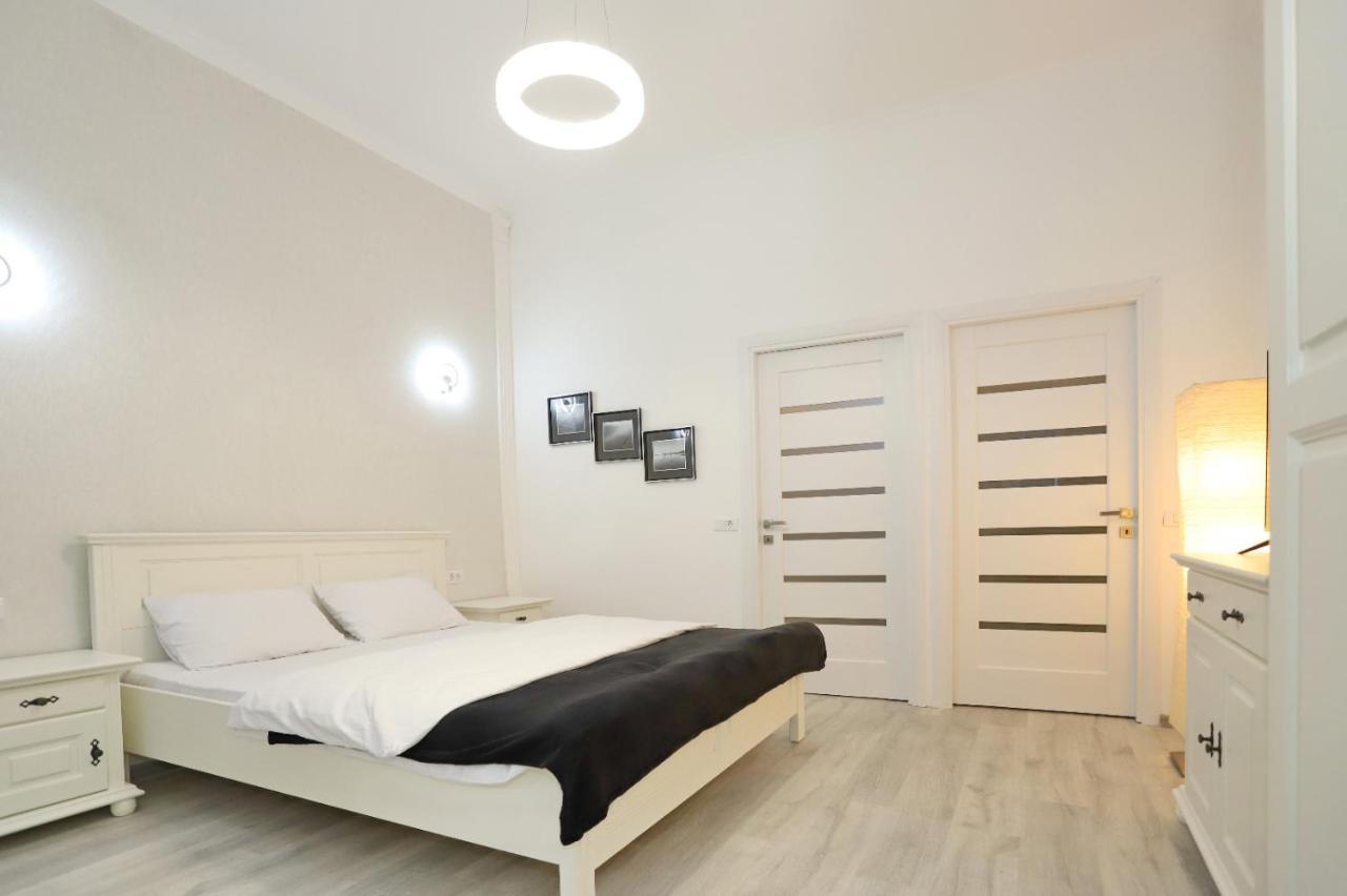 Central Luxury Apartments Oradea Exterior foto